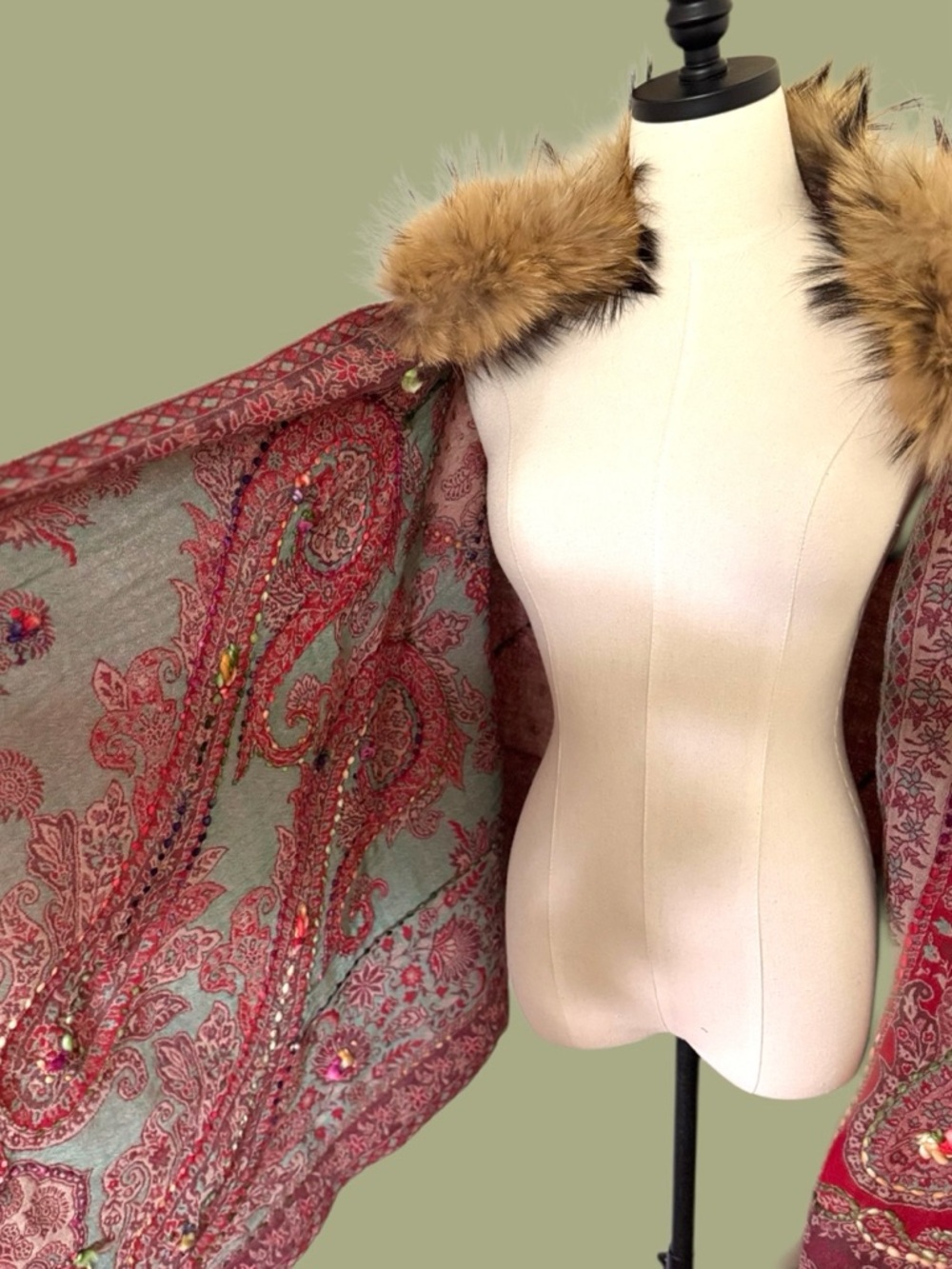 Boho paisley wool fur trimmed shawl wrap Himalayan Yak - Picture 10 of 13